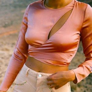 Beautiful new w/o tags silk Paloma wool Ventura top M fits like a S